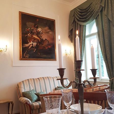 Charles Apartment Praha Bagian luar foto