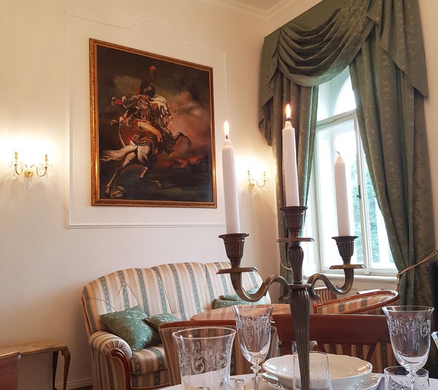 Charles Apartment Praha Bagian luar foto