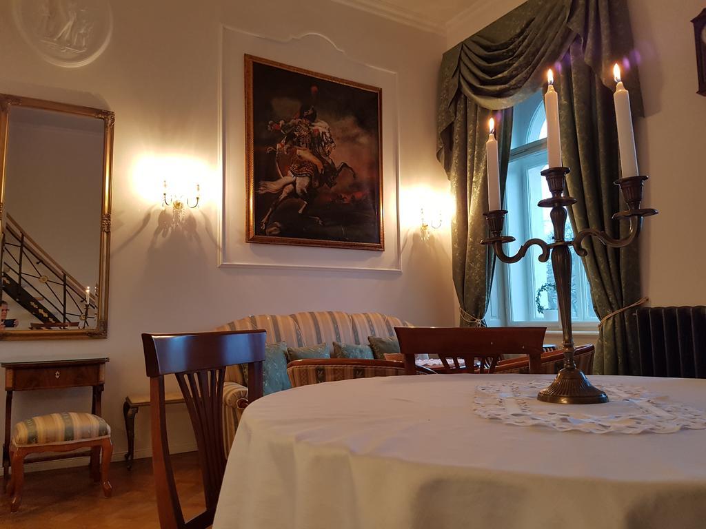 Charles Apartment Praha Bagian luar foto