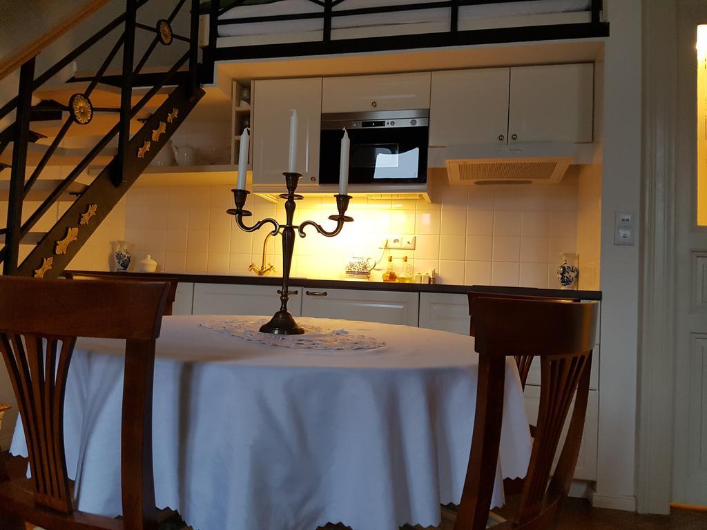 Charles Apartment Praha Bagian luar foto
