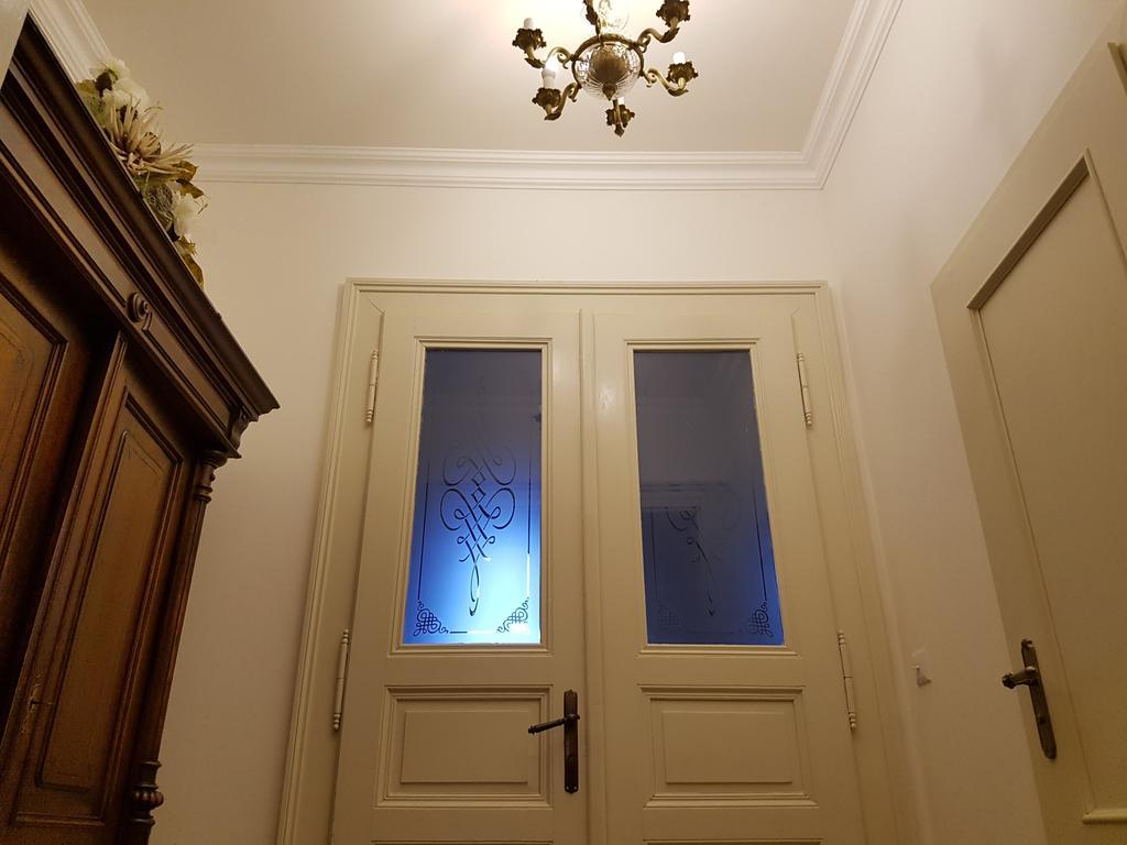 Charles Apartment Praha Bagian luar foto